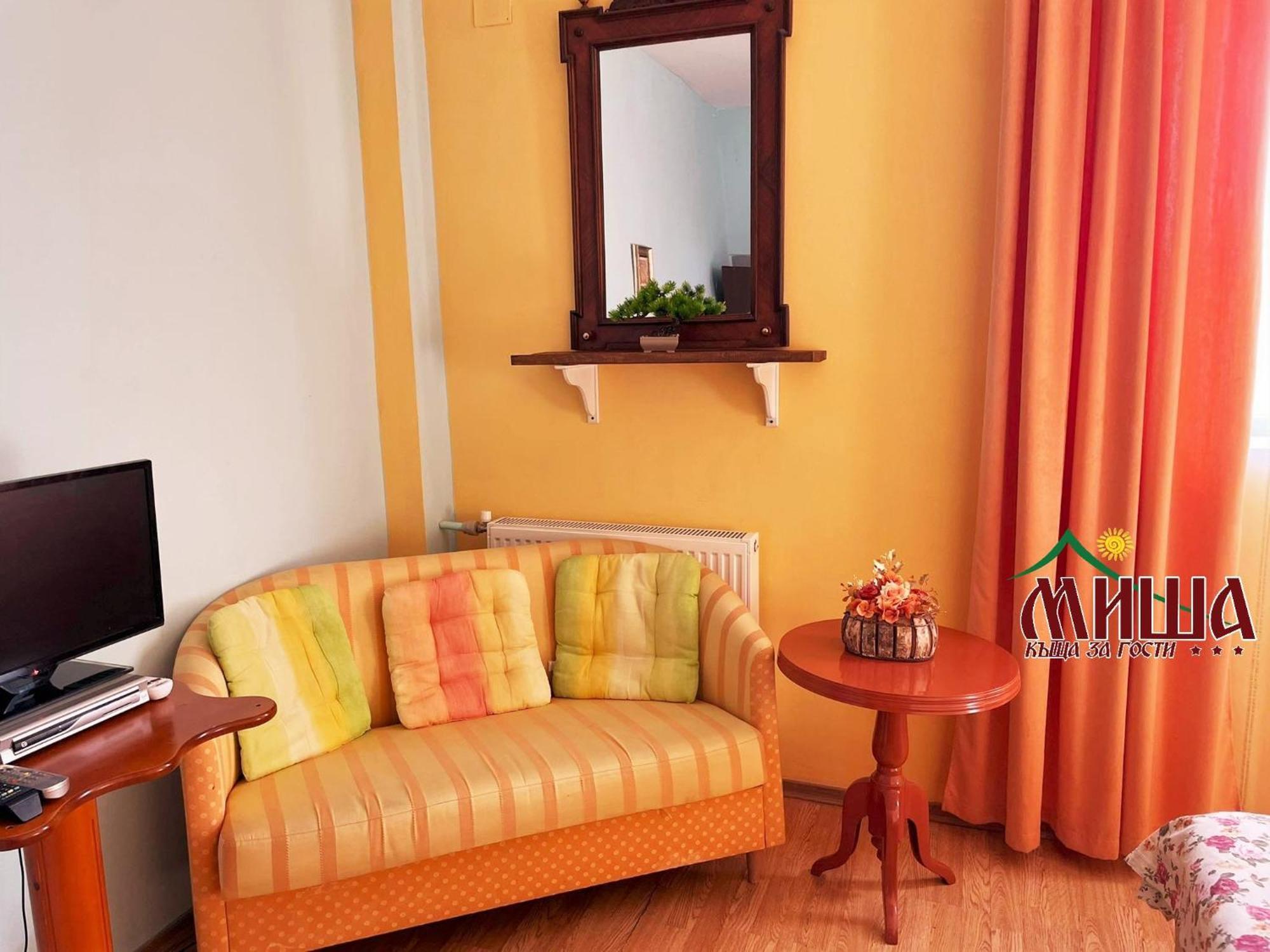 Guest House Misha Petrevene Kültér fotó