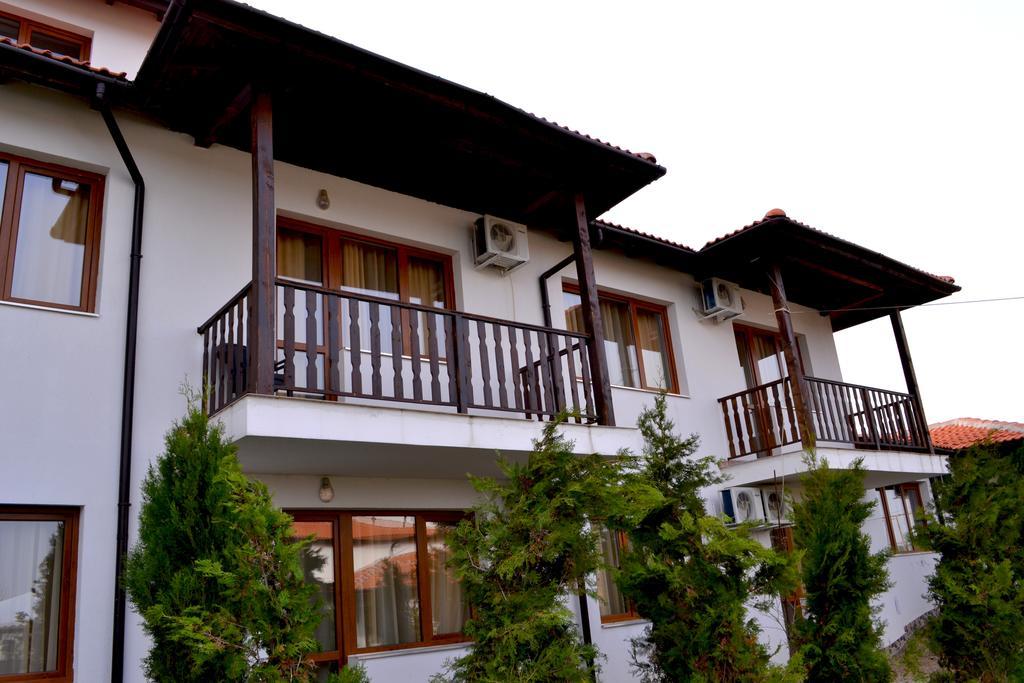 Guest House Misha Petrevene Kültér fotó