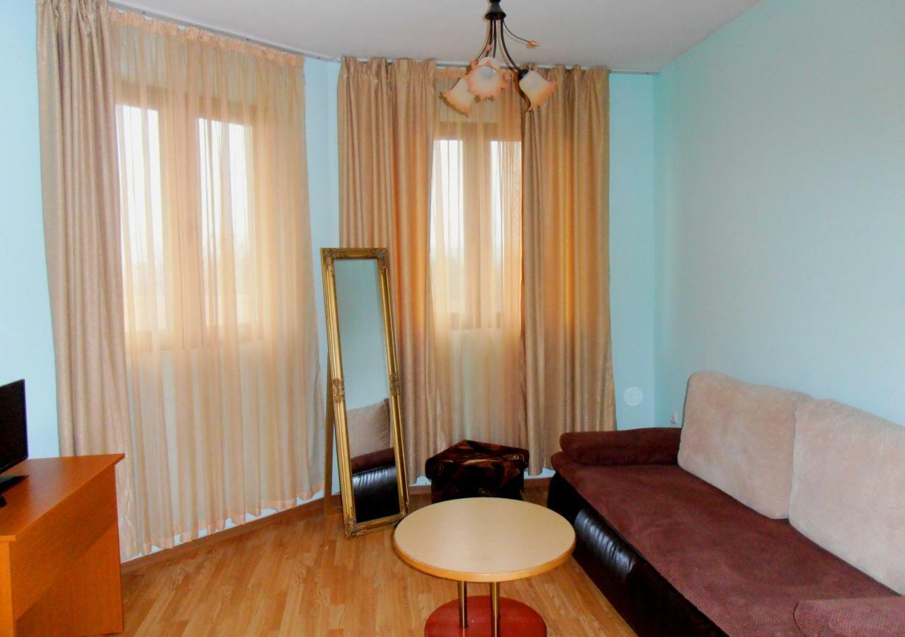 Guest House Misha Petrevene Kültér fotó