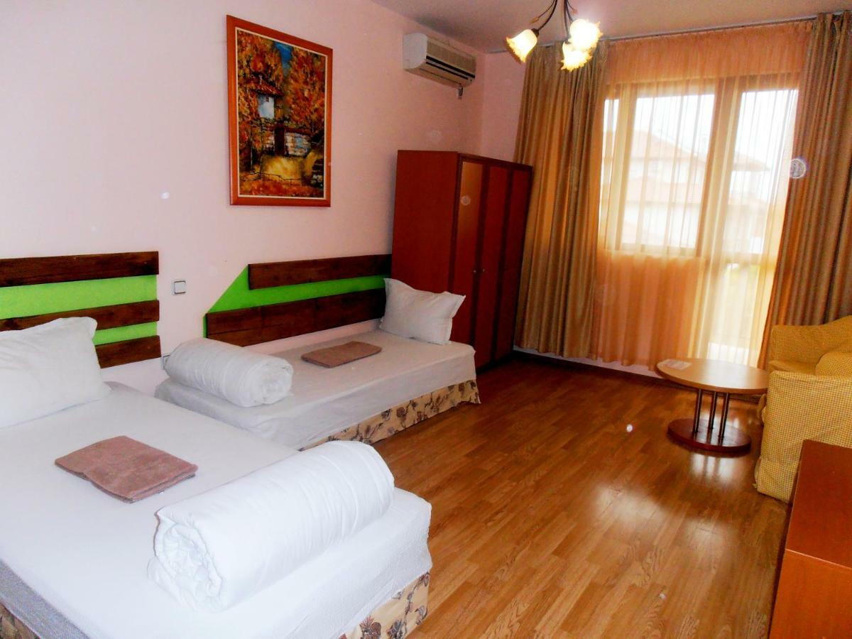 Guest House Misha Petrevene Kültér fotó