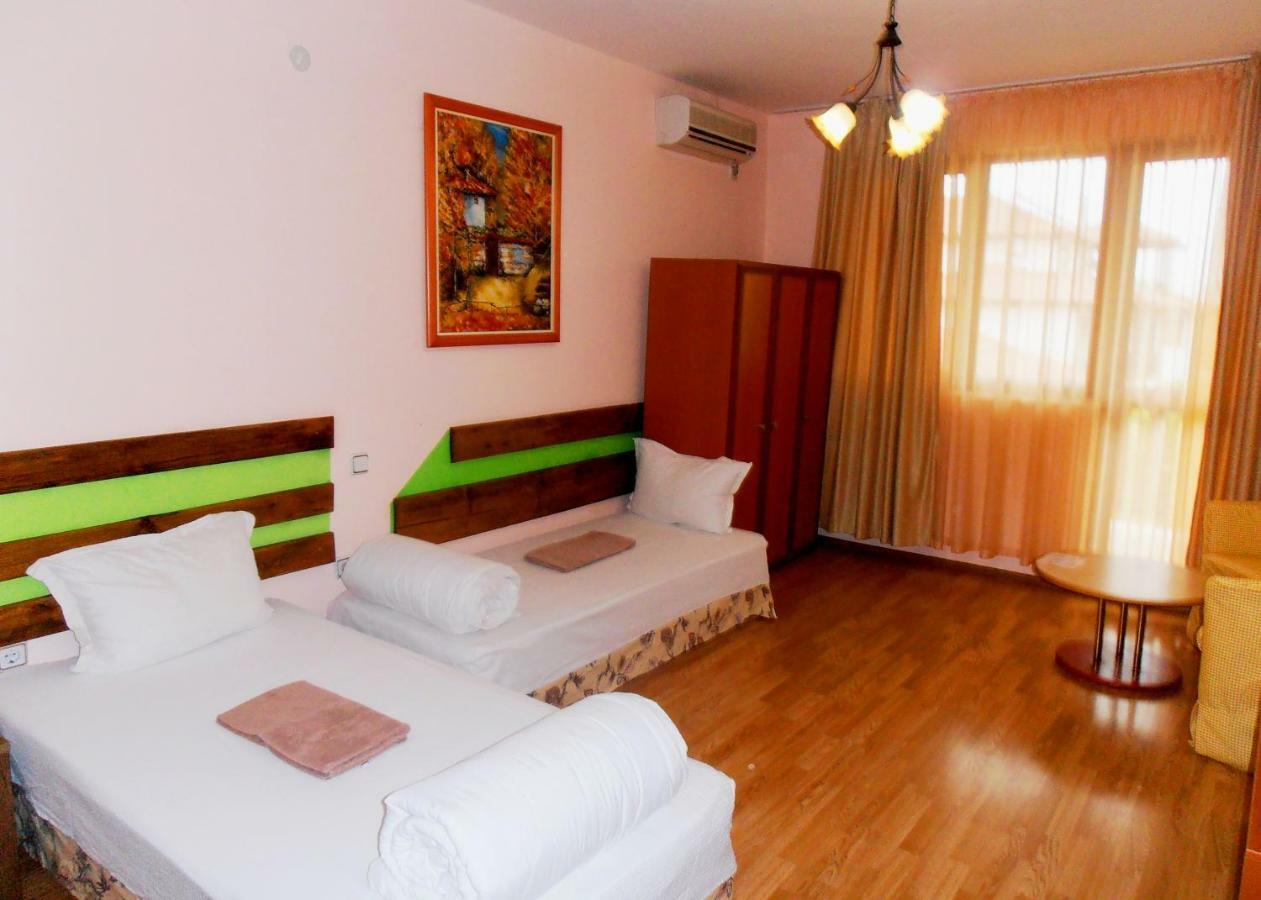 Guest House Misha Petrevene Kültér fotó