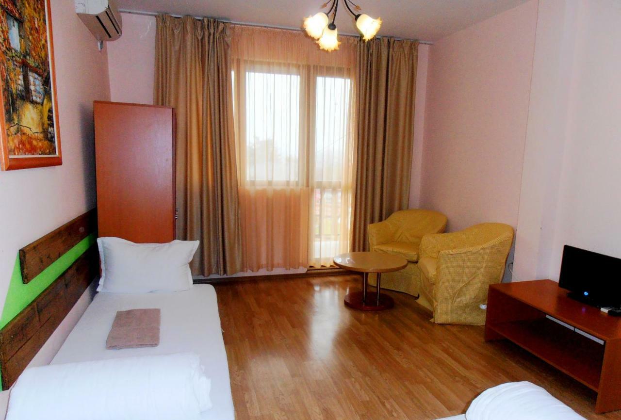 Guest House Misha Petrevene Kültér fotó