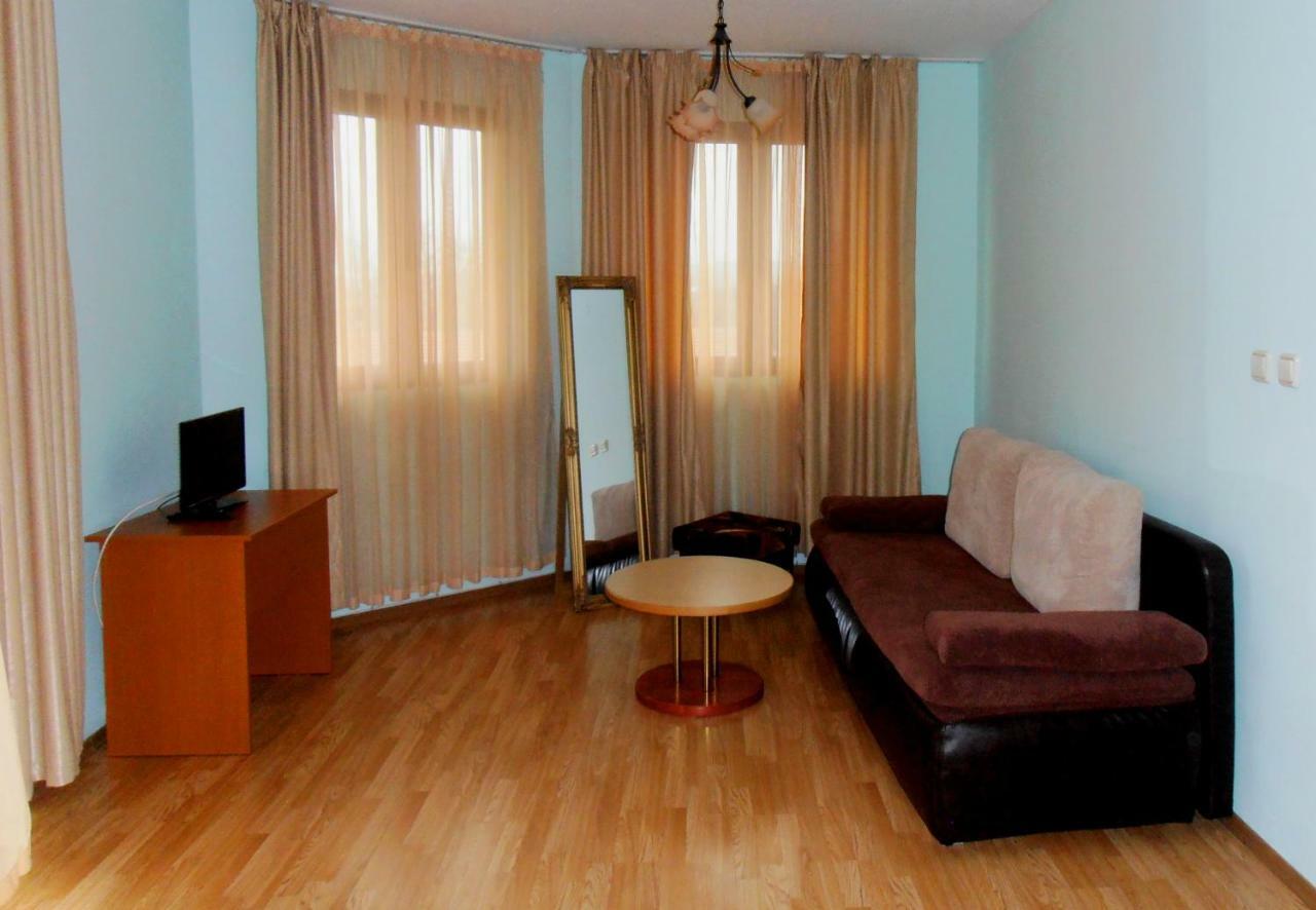 Guest House Misha Petrevene Kültér fotó
