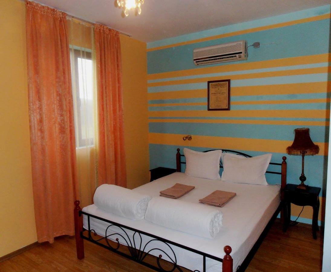 Guest House Misha Petrevene Kültér fotó